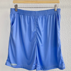 Pantalón corto con bolsillos de hombre